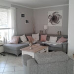 Wohnzimmer In Grau- Weiß Und Farbtupfer In Matt Rosa | Living Room pertaining to Modern Wohnzimmer Grau Rosa