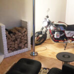 Zu Besuch Bei Chris Im Wohnzimmer | Pro Office Magazin intended for Motorrad Wohnzimmer
